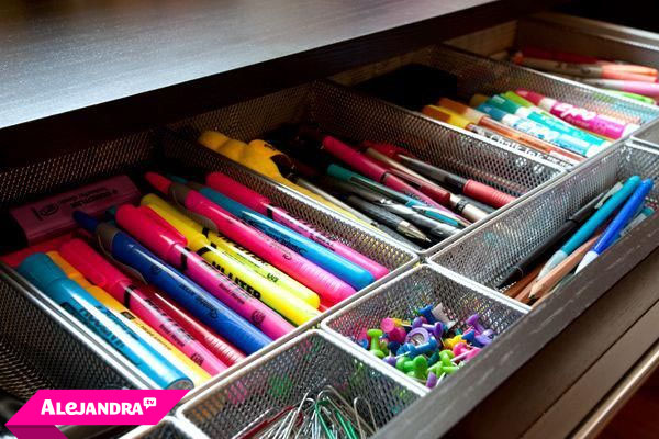Home Office Organization Tip: Perfectly organized office supplies #AlejandraTV