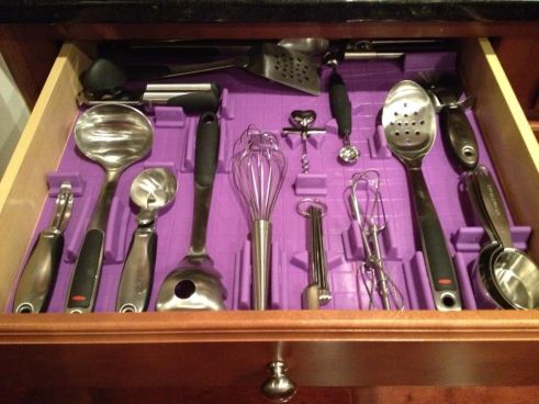 Simple & Organized Kitchen Drawer
