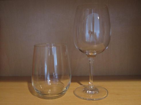https://www.alejandra.tv/wp-content/uploads/2012/09/Stemless-Wineglasses1.jpg