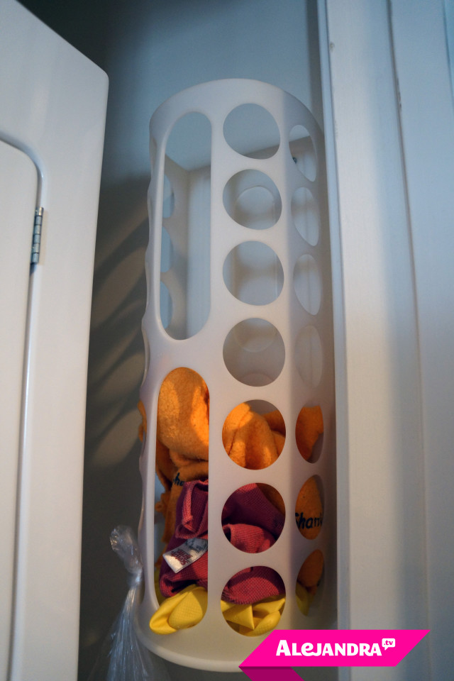 Laundry Organization Tip: Use a Bag Holder to Store Rags in the Laundry Room #AlejandraTV