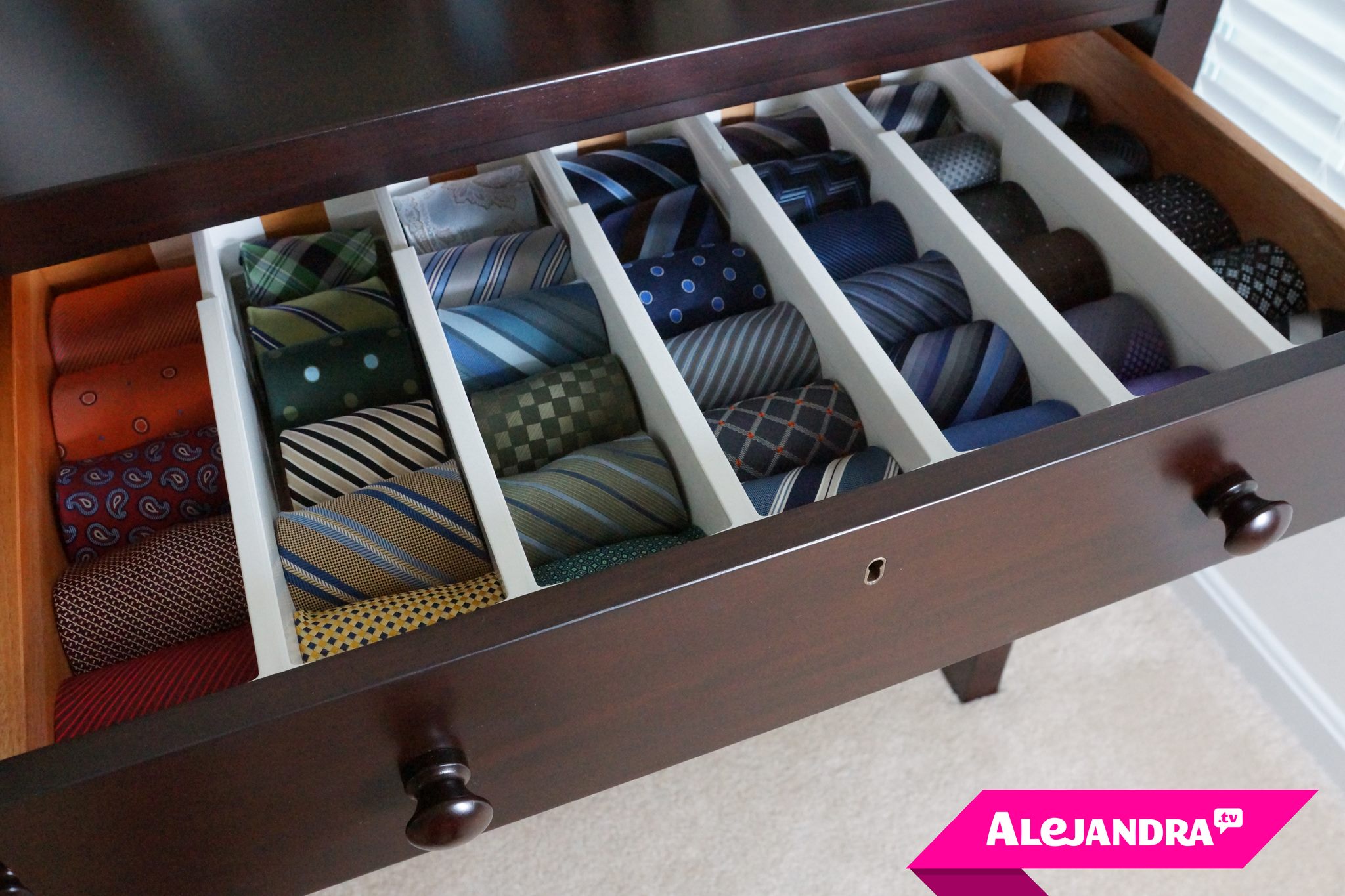 How To Organize Men S Ties