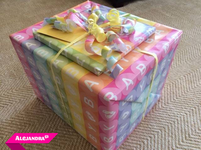 Creative Way to Use Wrapping Paper Scraps!