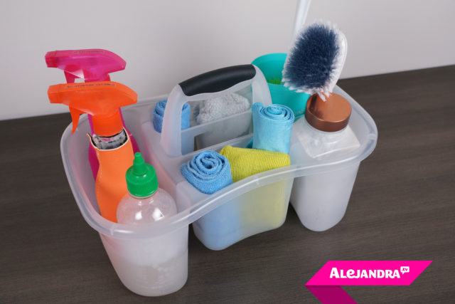 How to Create a Cleaning Caddy