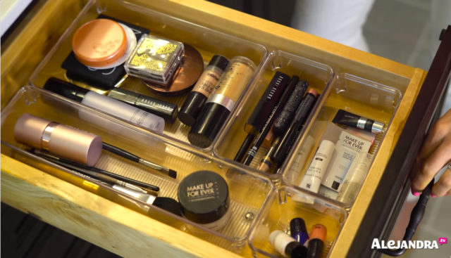 Simple Makeup Storage Ideas - How to Organize Cosmetics in a Bathroom Drawer
